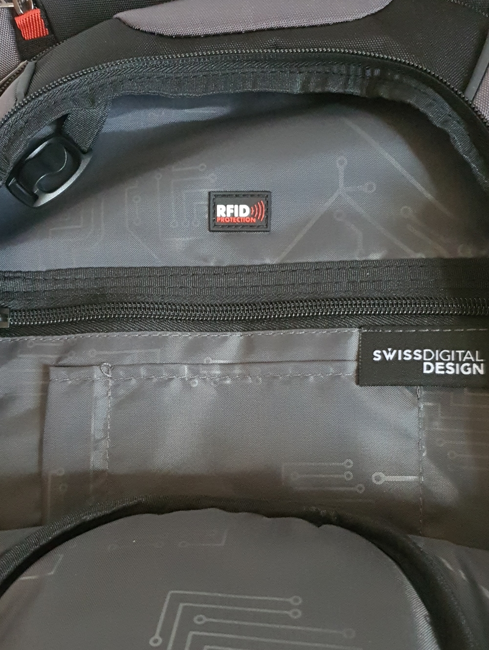 Swissdigital Design Laptop Backpack with USB Charging Port Travel Backpack NWT - Picture 8 of 16